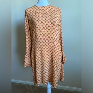 Vici boho multicolored lotus print A-line mini dress w/ruffled bell sleeves. L